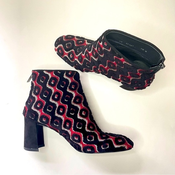 Stuart Weitzman Bacari Tapestry Ankle Bootie Block Heel Velvet Size 7.5 - Picture 1 of 6